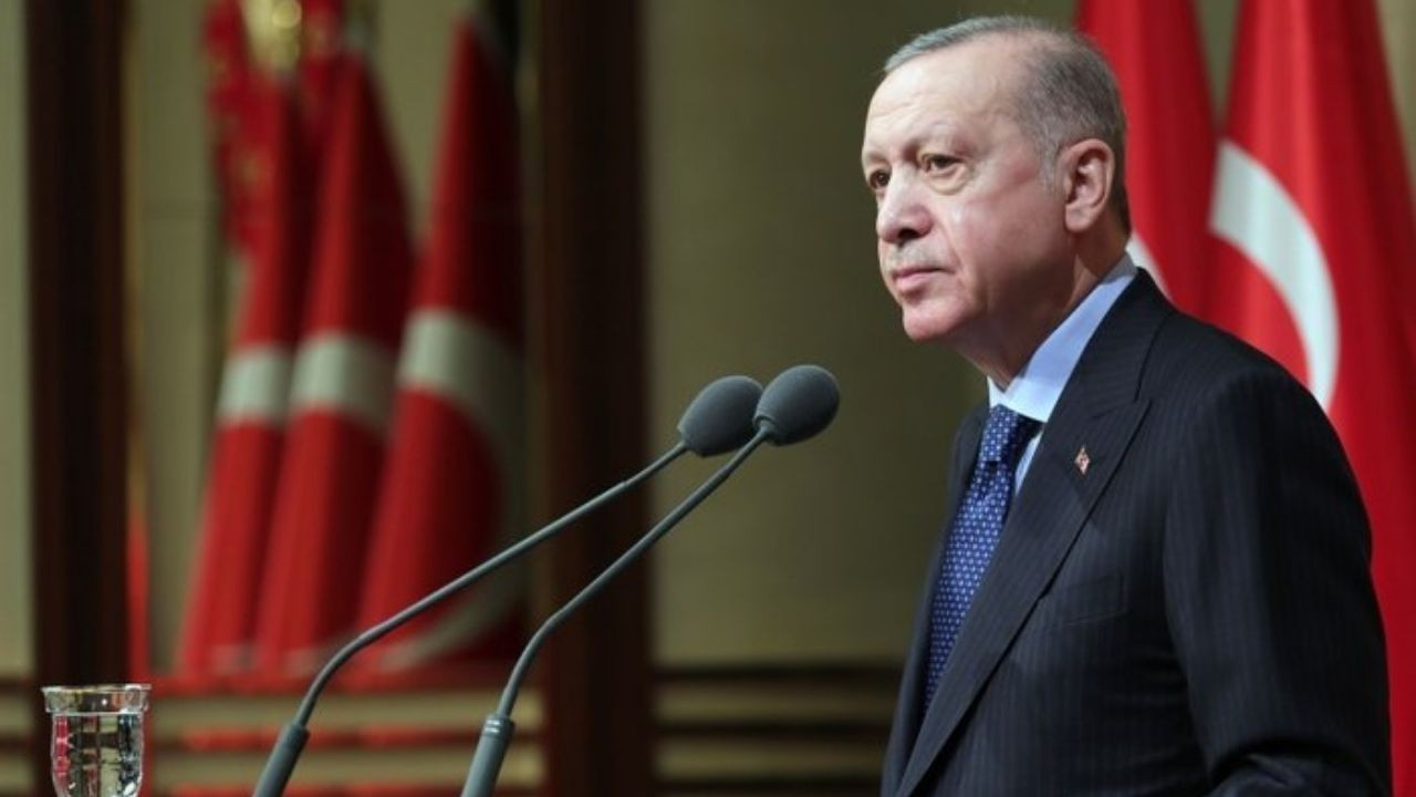 Cumhurbaşkanı Erdoğan, Türk takımlarının CEV Kupası başarılarını kutladı