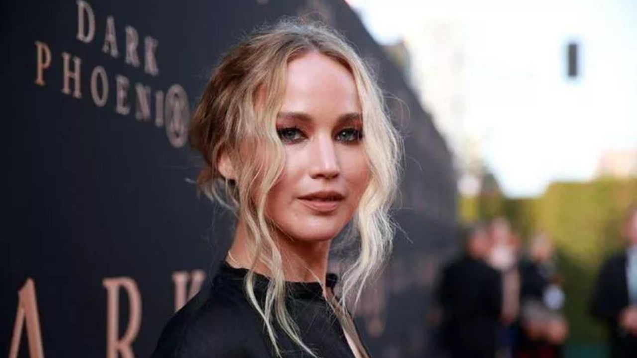 Jennifer Lawrence anne oldu