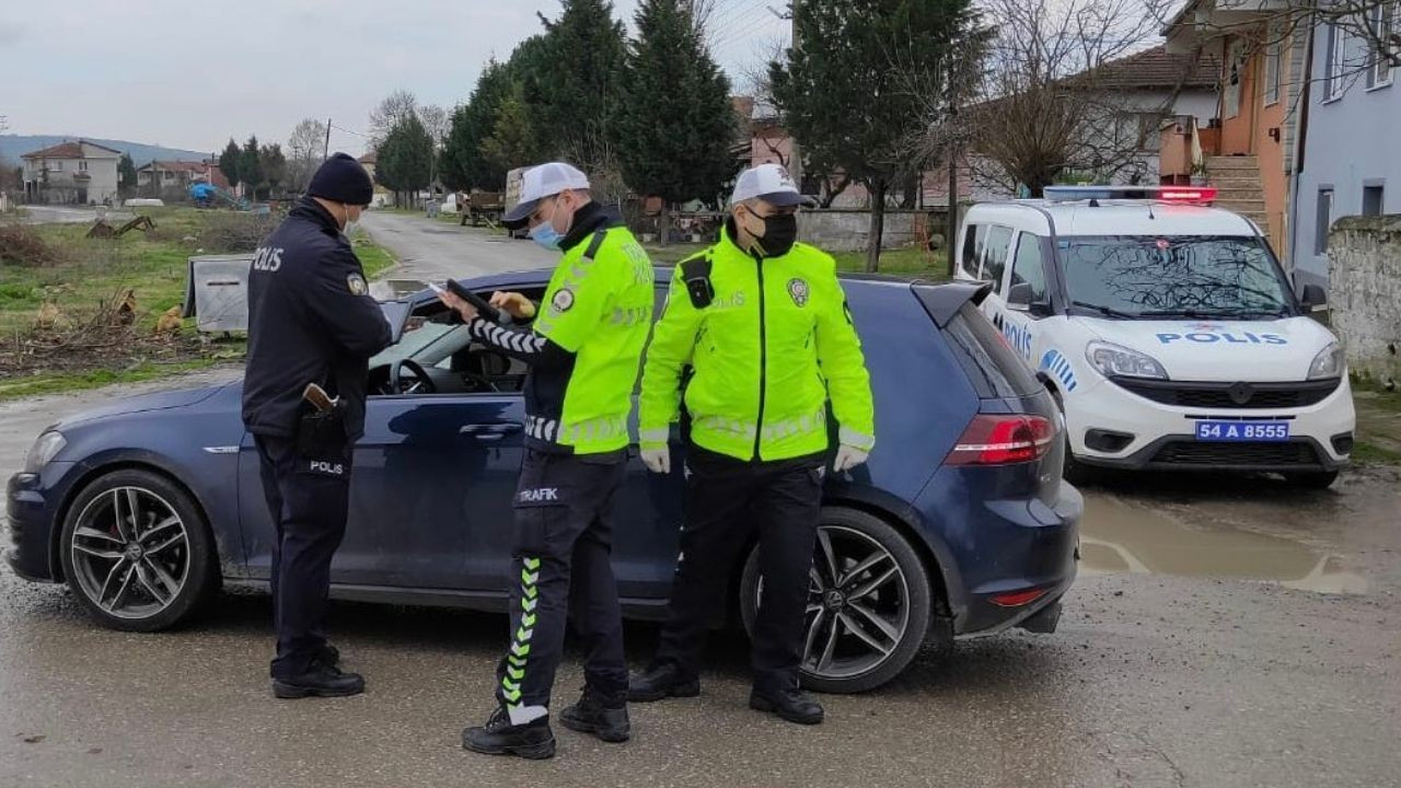 Söğütlü’de ulaşım araçlarına denetim