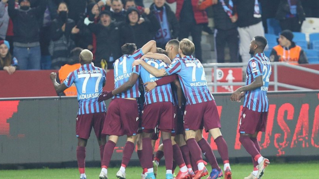 Sakaryalı hakemin yönettiği maçta Trabzon, yarı finale yükseldi