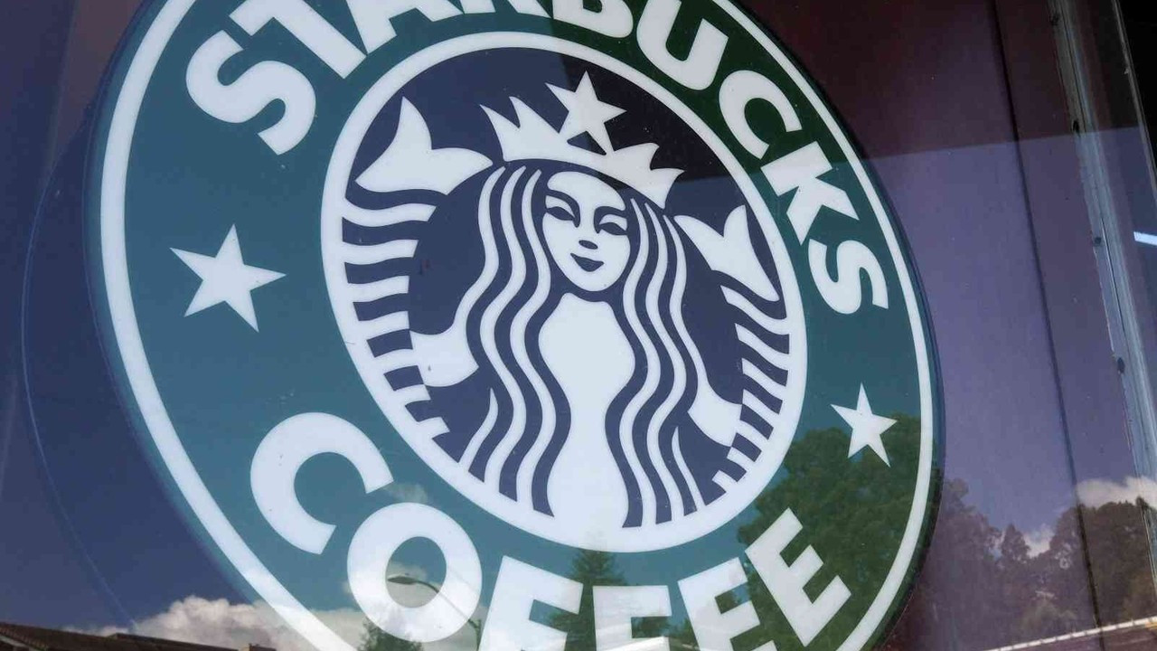 Starbucks ve Mcdonald’s Rusya’daki faaliyetlerini askıya aldı