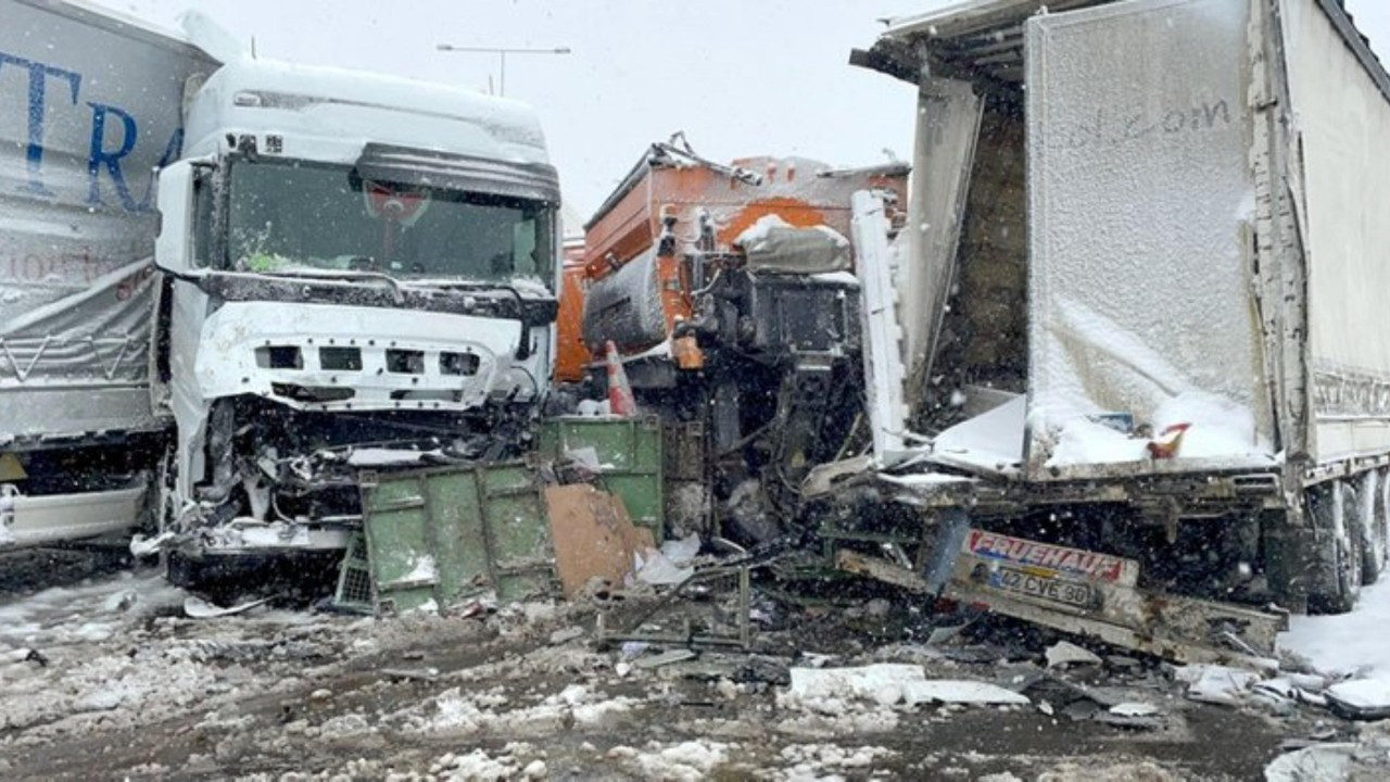 Kuzey Marmara Otoyolu'nda zincirleme kaza