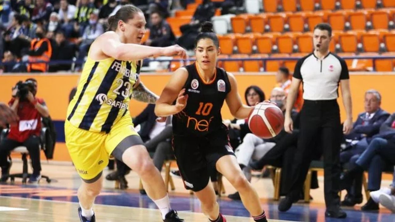 Fenerbahçe Safiport: 74 - Galatasaray: 68