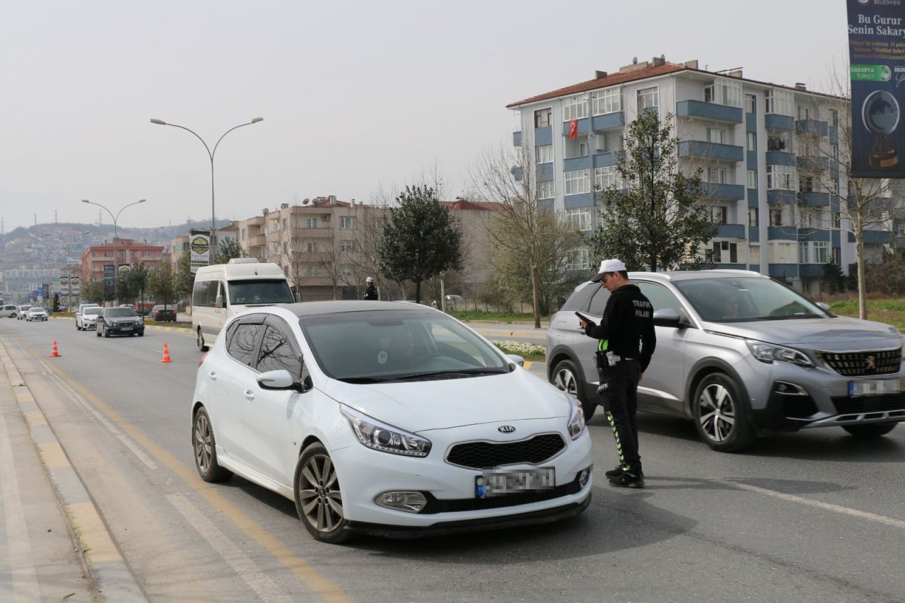 Serdivan'da sürücüler cezadan kaçamadı! - Sayfa 1