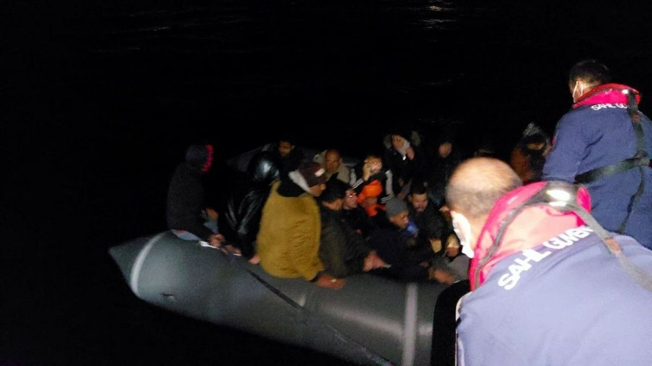 Bodrum'da 30 kaçak göçmen kurtarıldı