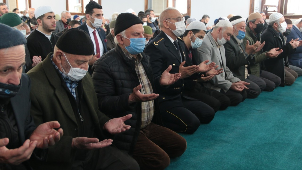 Sakarya’da Polis Haftası nedeniyle şehitler için mevlit okundu