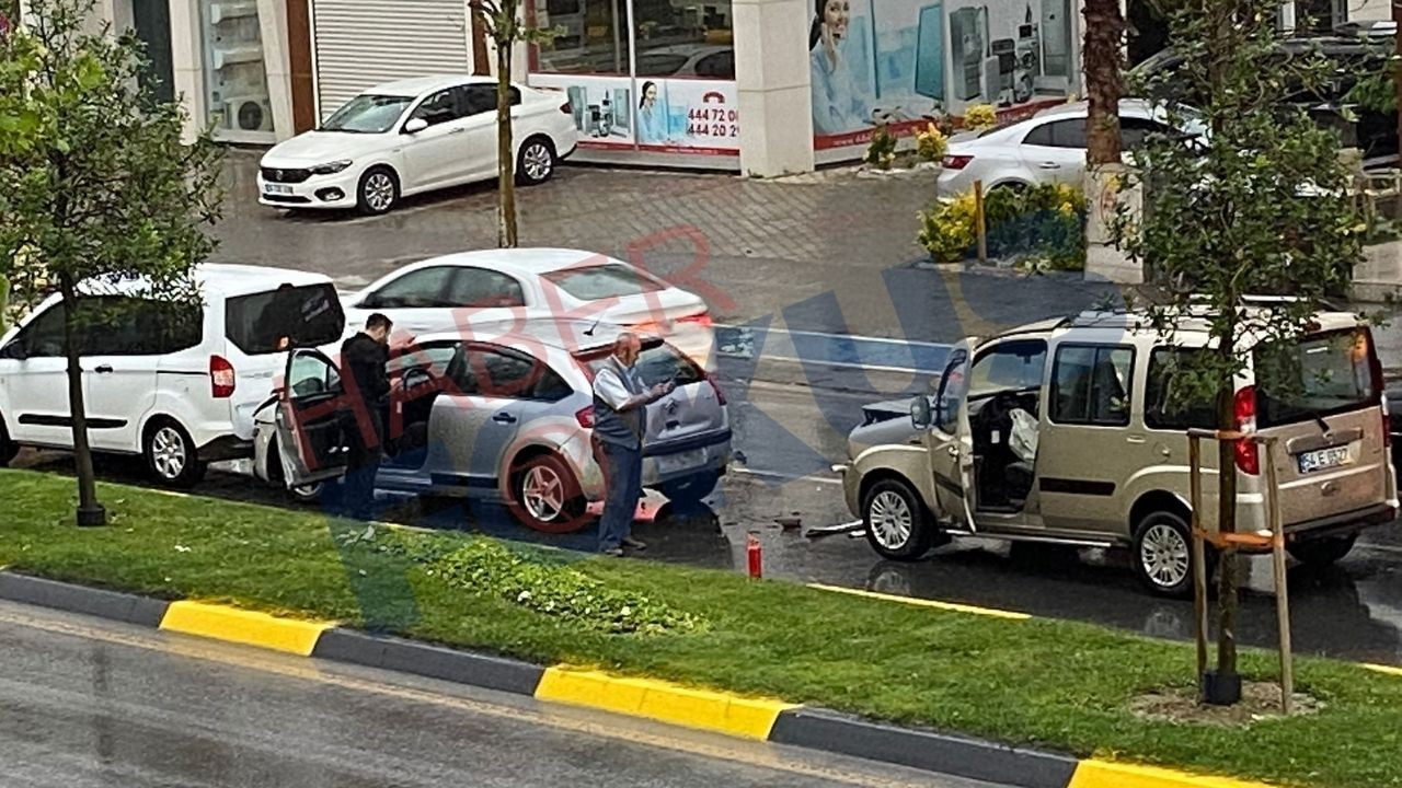 Serdivan'da zincirleme trafik kazası
