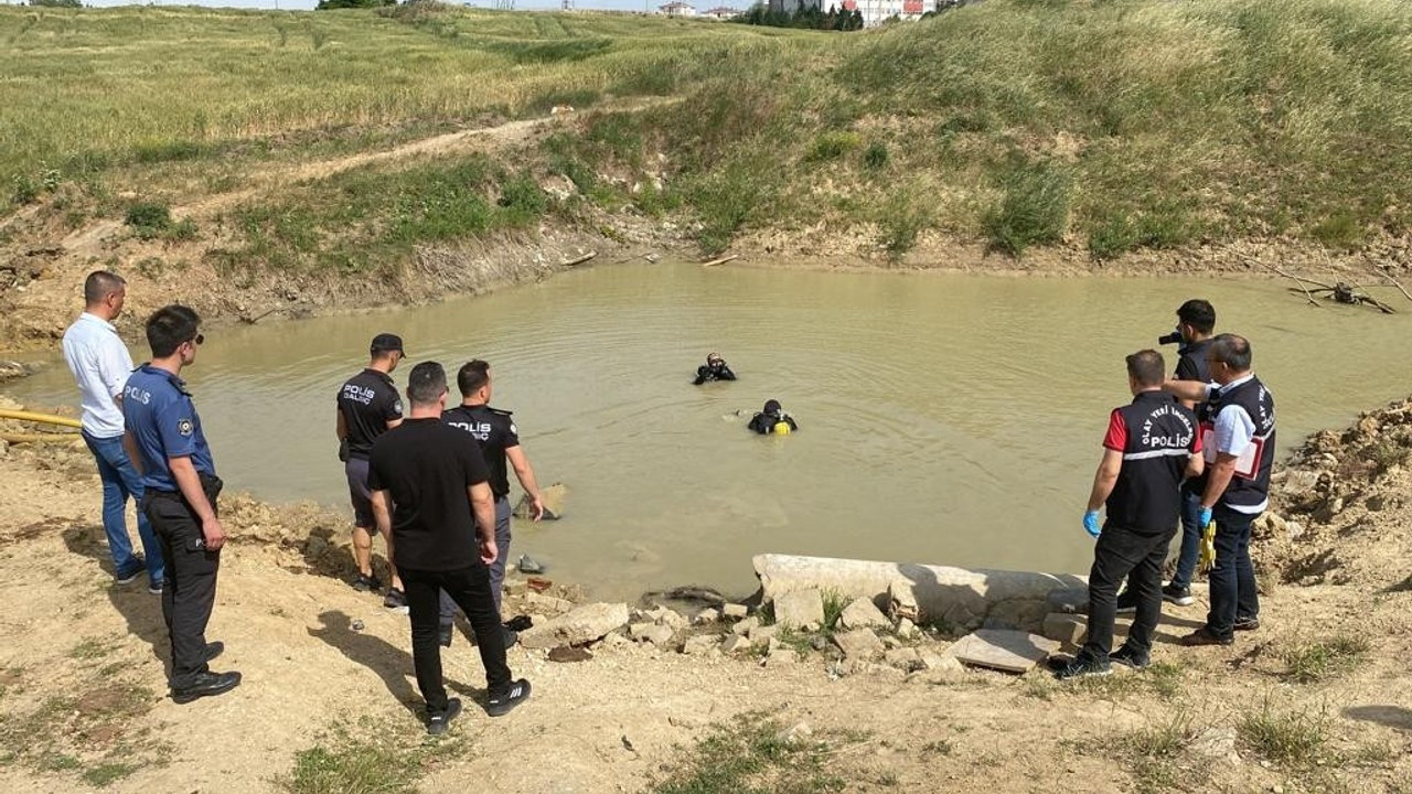 14 yaşındaki çocuk serinlemek için girdiği gölette boğuldu
