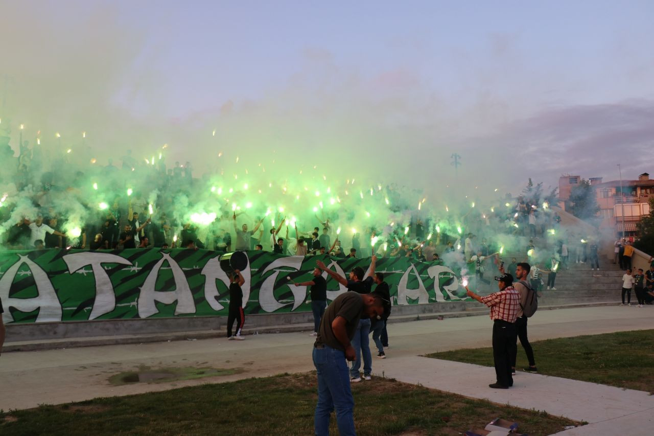 Sakaryaspor taraftarı 57'nci yaşı coşkuyla kutladı - Sayfa 6