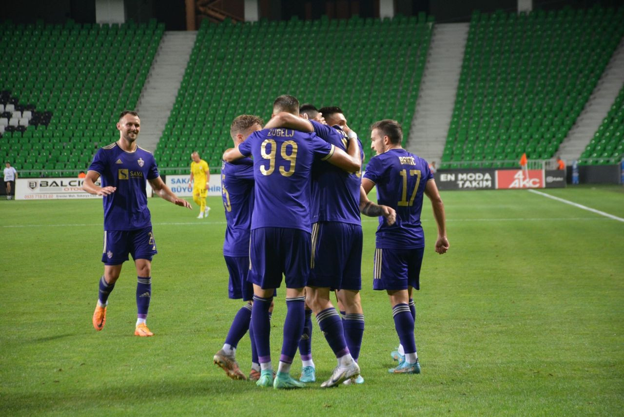Sakarya'da oynanan Şampiyonlar Ligi maçında gülen taraf Maribor! - Sayfa 1