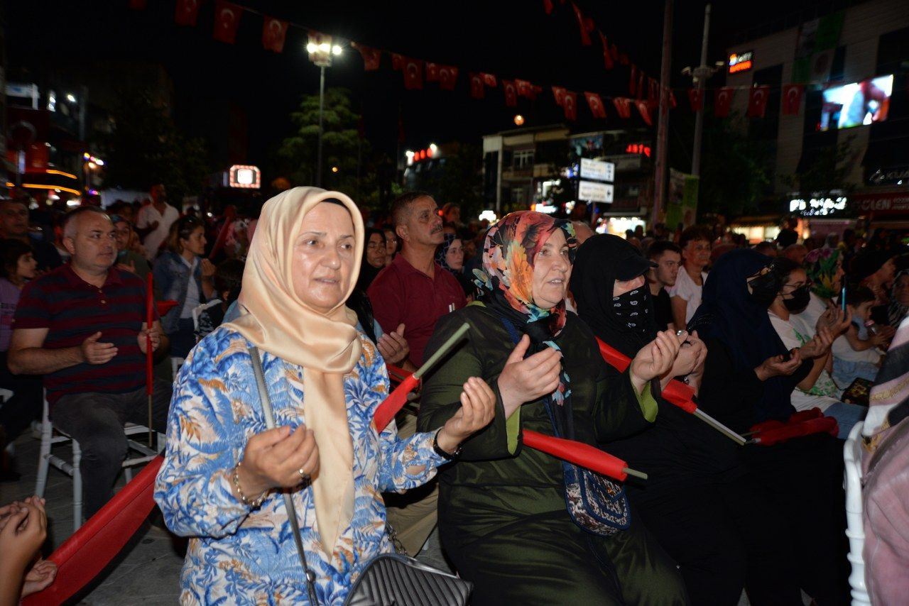 Hendek Coşkuyla Tek Yürek Oldu - Sayfa 14