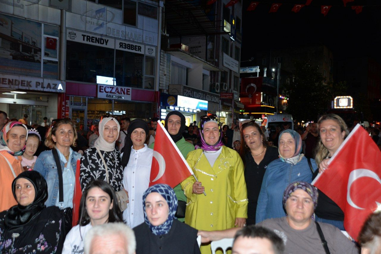 Hendek Coşkuyla Tek Yürek Oldu - Sayfa 17