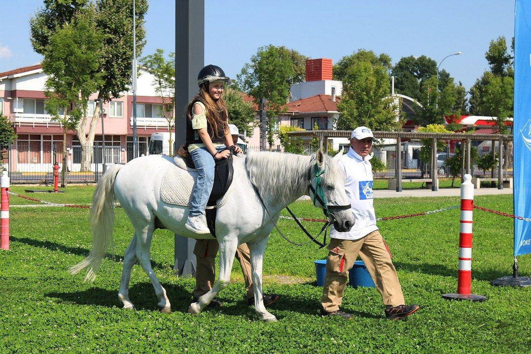 Çocuklar Millet Bahçesi’nde ‘pony’ atlarına bindi - Sayfa 3