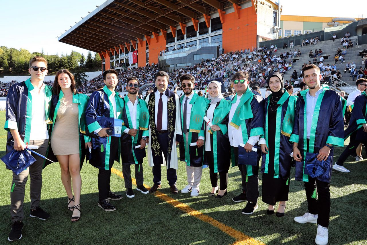SUBÜ mezunlarını coşkulu törenle uğurladı - Sayfa 3