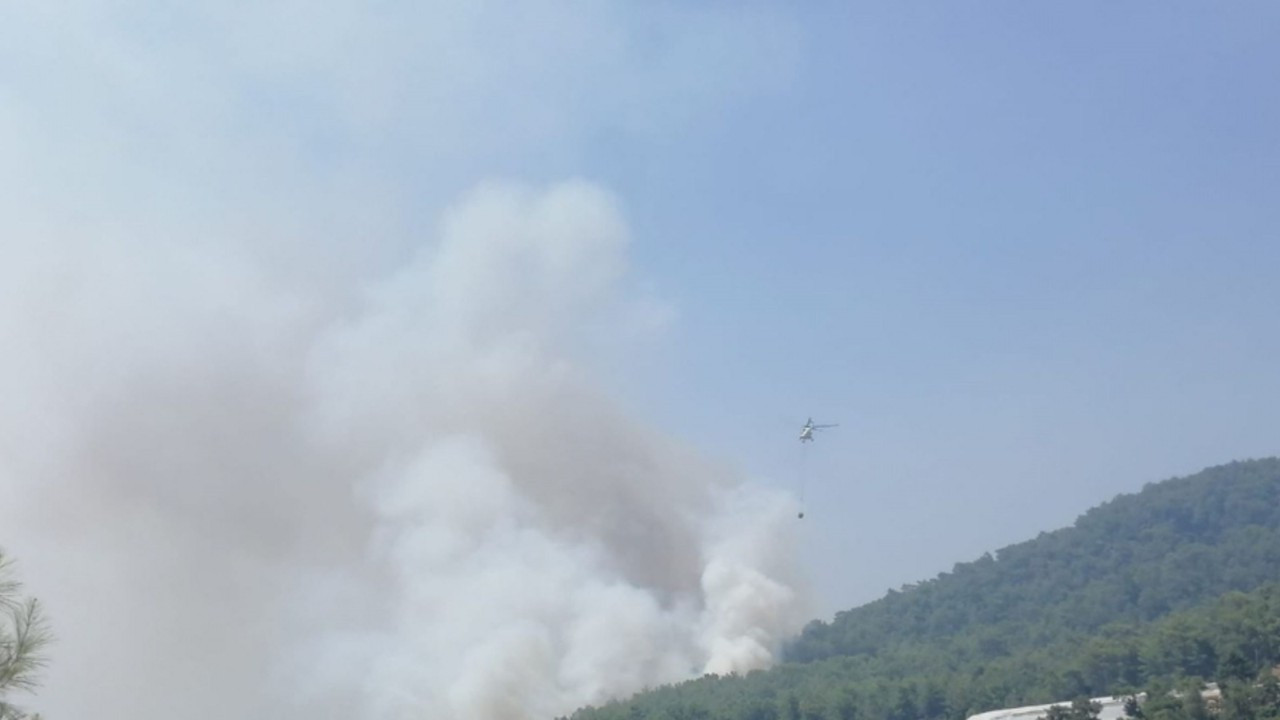 Mersin'de orman yangını! 2 uçak ve 5 helikopterle müdahale ediliyor
