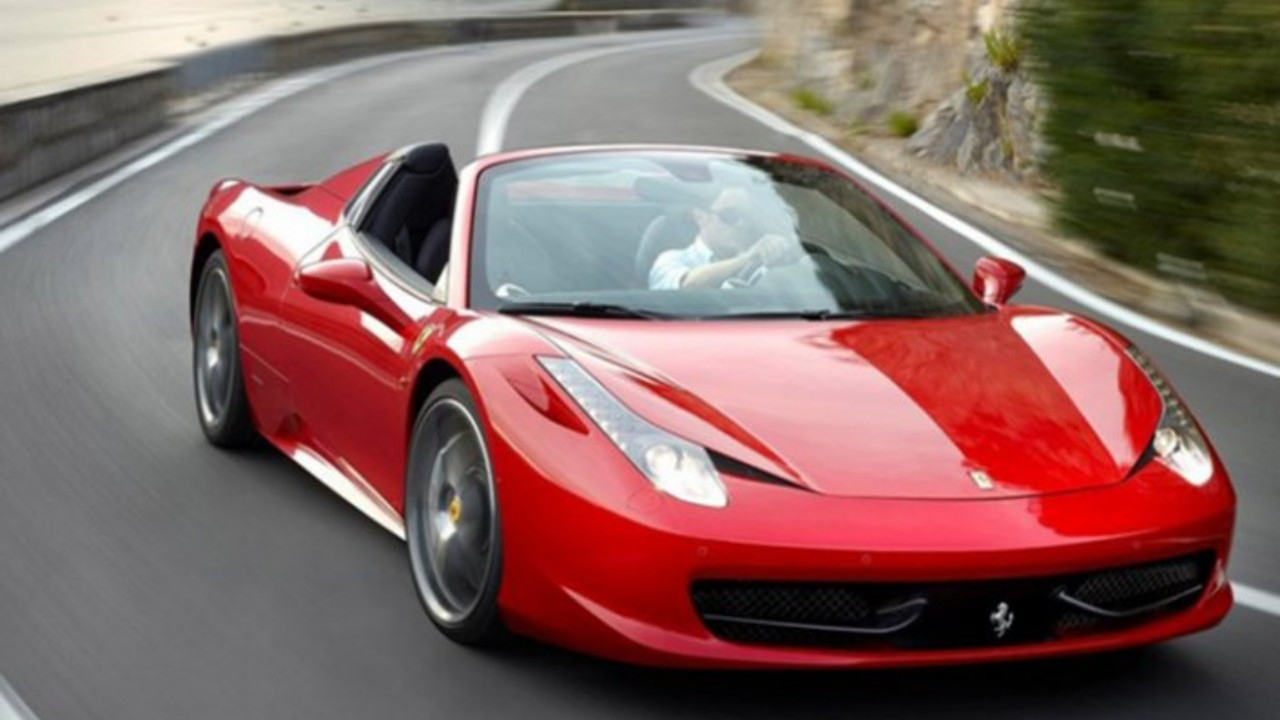 Ferrari 24 bine yakın aracı geri çağıracak!