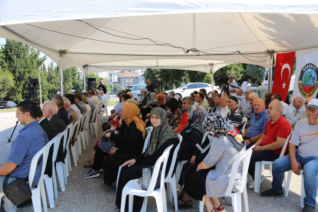 Deprem Şehitleri kabirleri başında anıldı - Sayfa 6