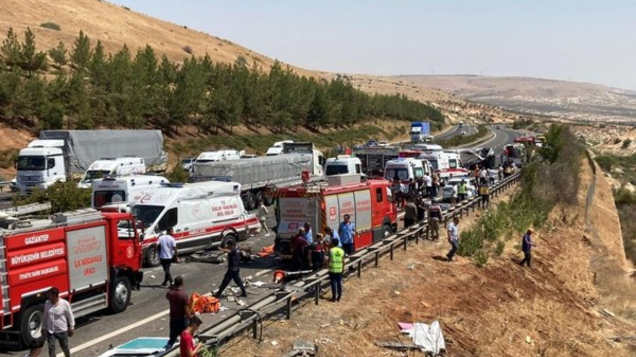 Gaziantep'te katliam gibi kaza! 15 kişi hayatını kaybetti
