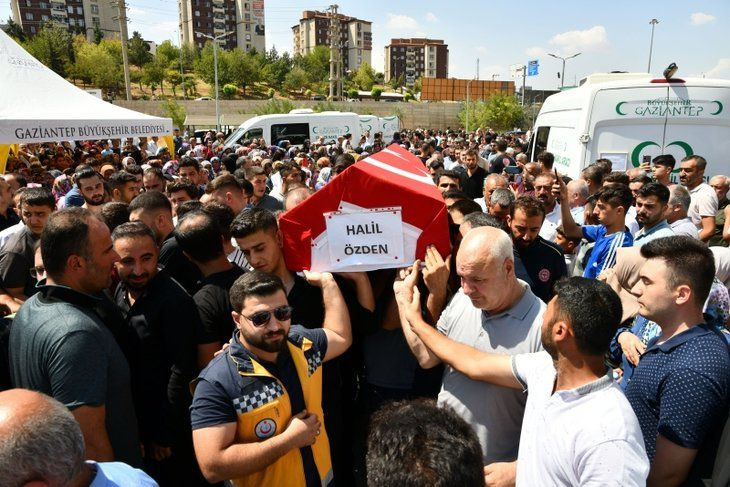 Gaziantep'teki kazada hayatını kaybedenlere veda! - Sayfa 1