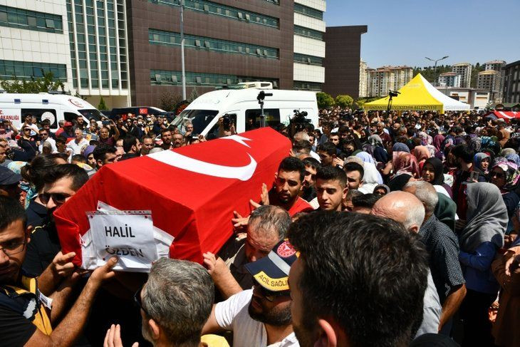 Gaziantep'teki kazada hayatını kaybedenlere veda! - Sayfa 4