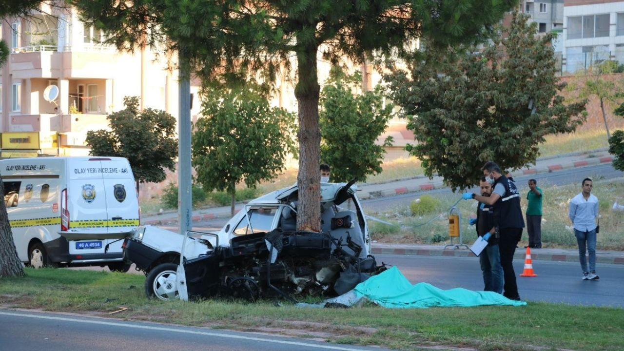 1 aylık evli çifti trafik kazası ayırdı