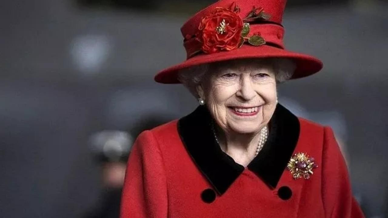 Kraliçe İkinci Elizabeth Kimdir, Kaç Yaşındaydı? II. Elizabeth Ne Zaman Tahta Çıktı?