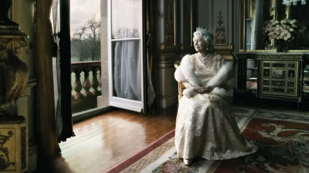 Fotoğraflarla Kraliçe 2. Elizabeth'in yaşamı! Kraliçe Elizabeth kaç yaşındaydı? Kraliçe Elizabeth hangi soydan