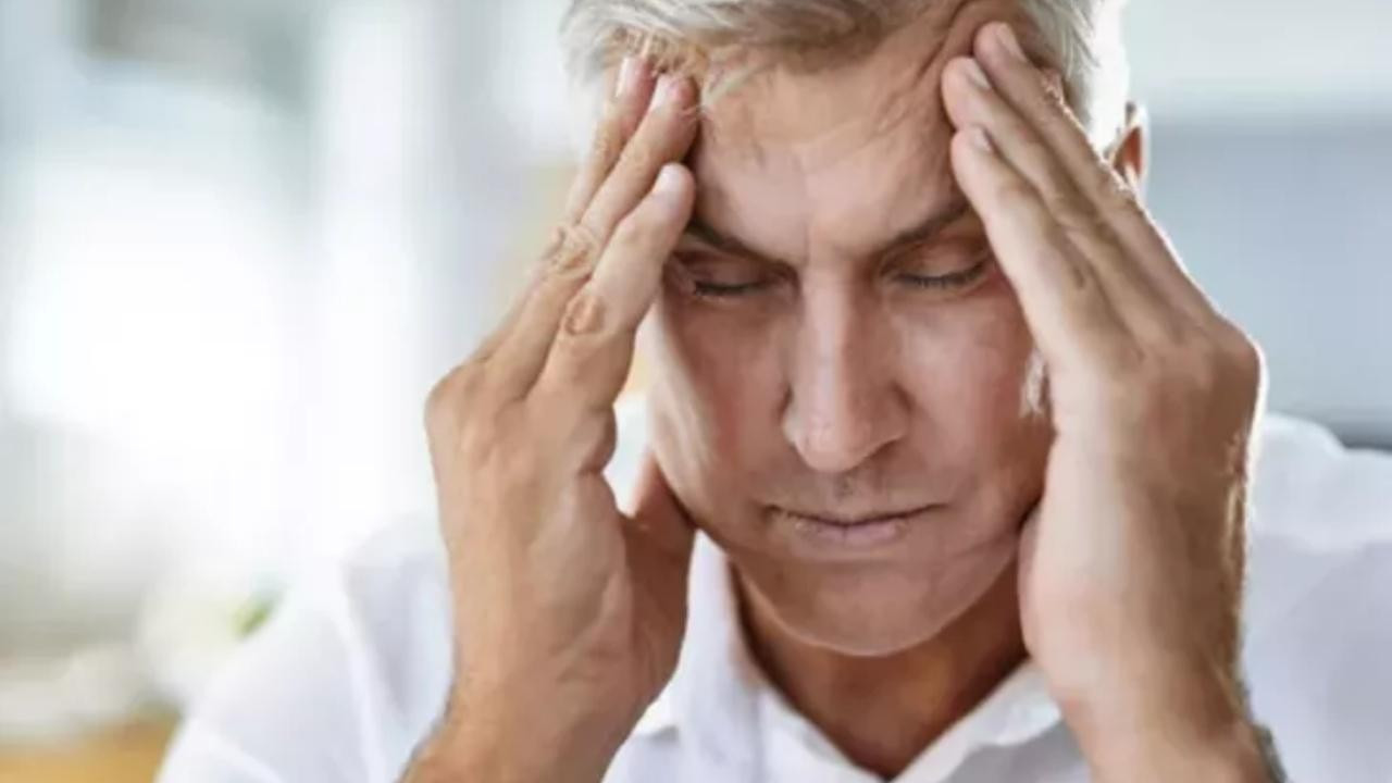 Migrenin tek belirtisi baş ağrısı değil! Bunları yaşıyorsanız doktora koşun