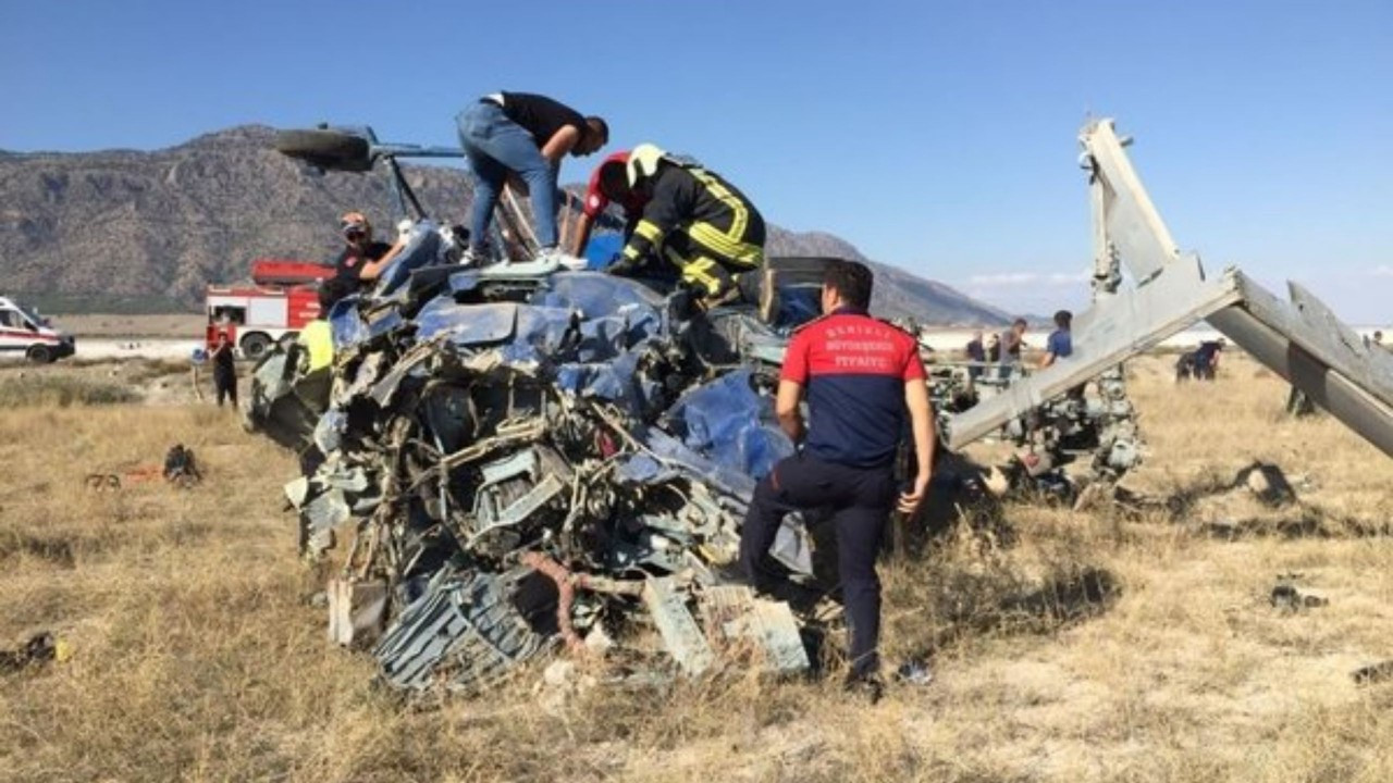 Marmaris'teki yangını söndürmek için yola çıkan helikopter Denizli'de düştü! Ölü ve yaralılar var