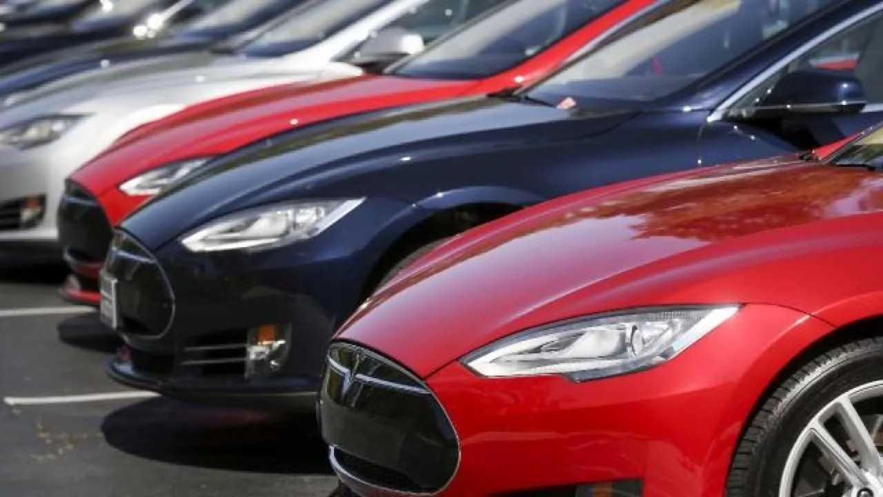 Tesla 1.1 milyon aracı geri çağıracak