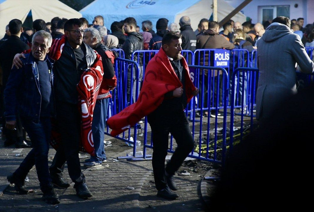 Faciada kurtarma çalışmaları aralıksız devam ediyor - Sayfa 20