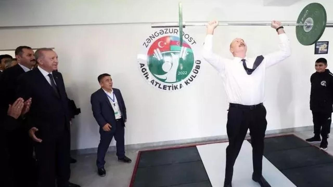 Aliyev'den Cumhurbaşkanı Erdoğan'ı şaşırtan performans