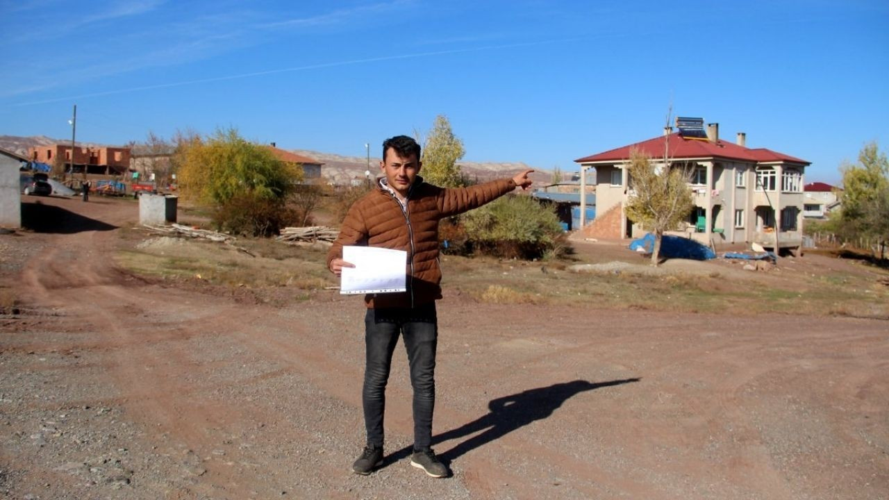 Sivas'ta 20 yaşında köy yönetiyor