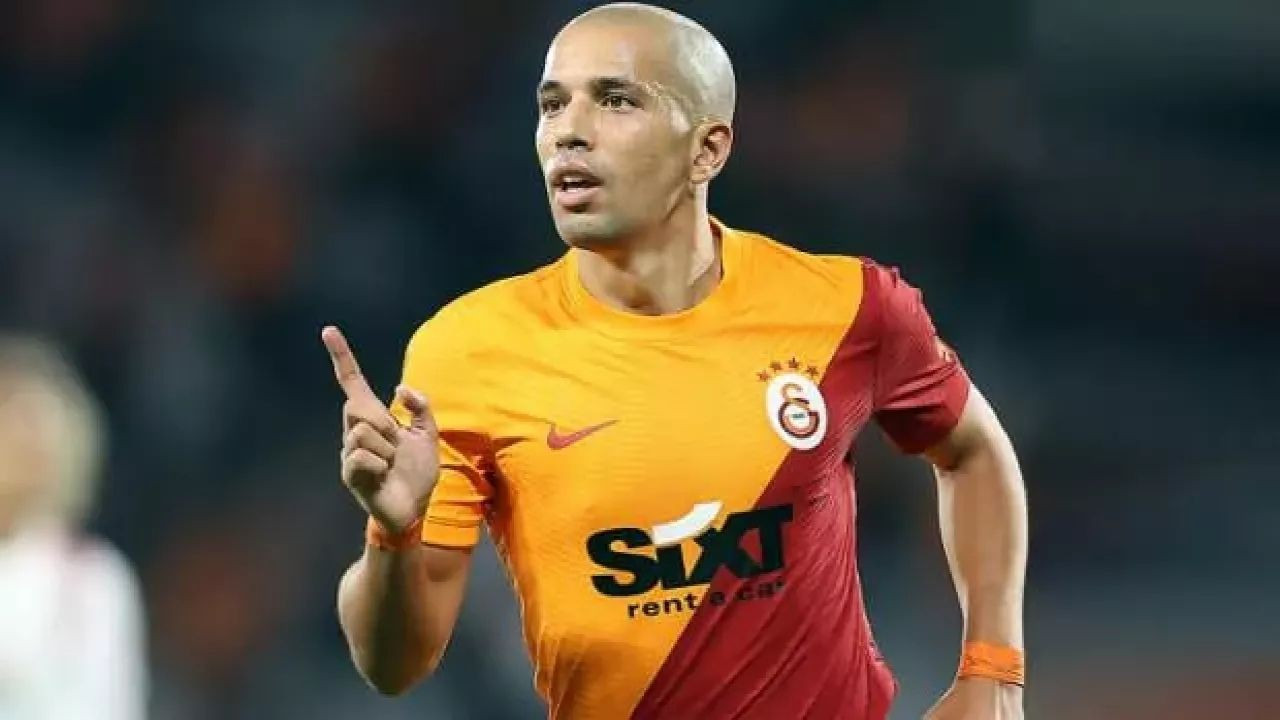 Sofiane Feghouli sürprizi! Ezeli rakibe önerildi...