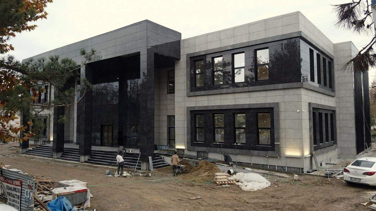 Arifiye Belediyesi Yeni Hizmet Binası Tamamlanıyor - Sayfa 1