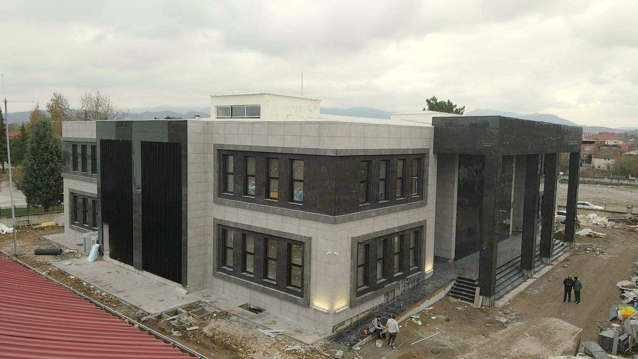 Arifiye Belediyesi Yeni Hizmet Binası Tamamlanıyor - Sayfa 3