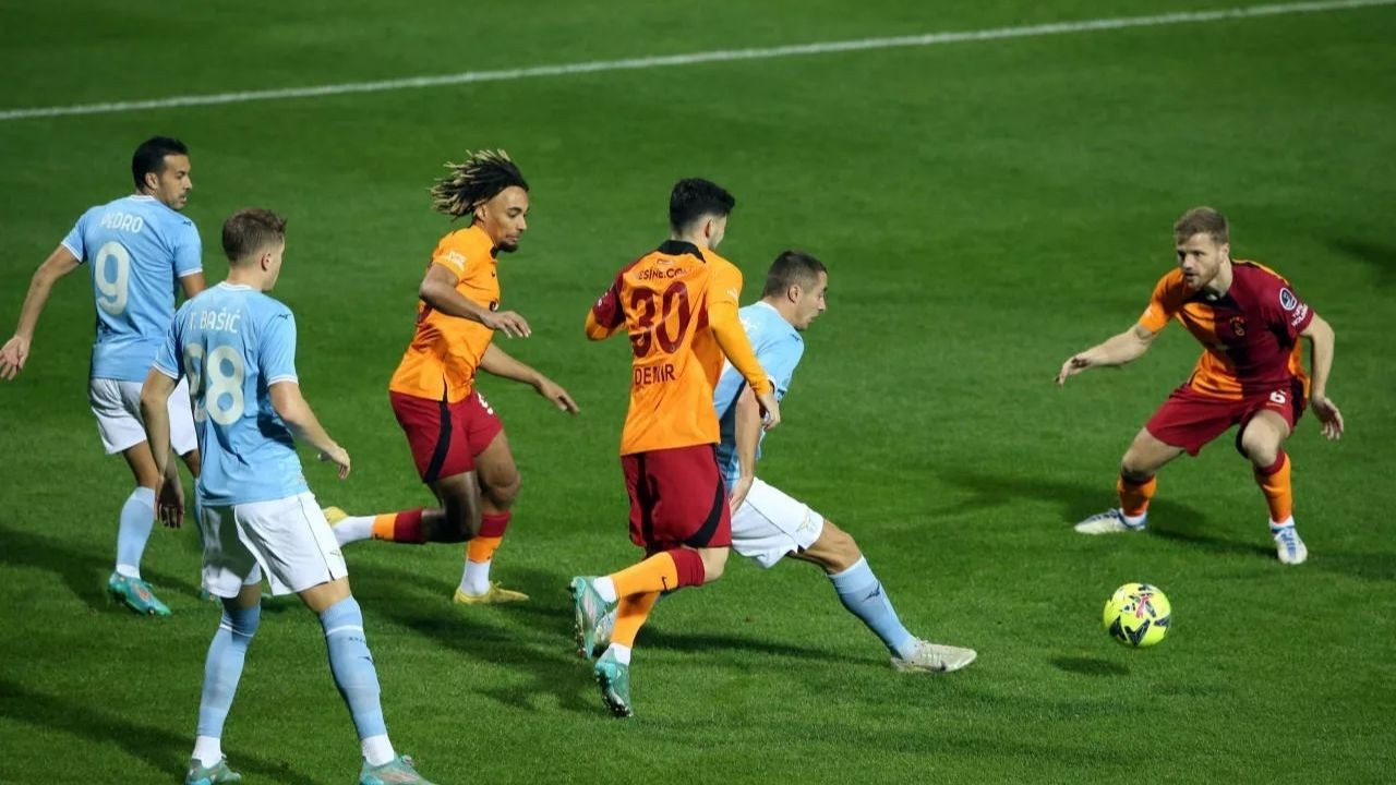 Galatasaray, Lazio'ya iki golle boyun eğdi