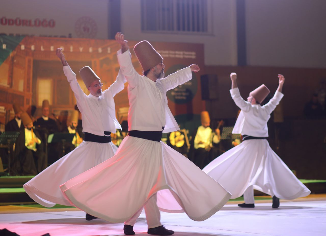 Mevlâna’nın ‘düğün gecesinde’ duygu yüklü program - Sayfa 14