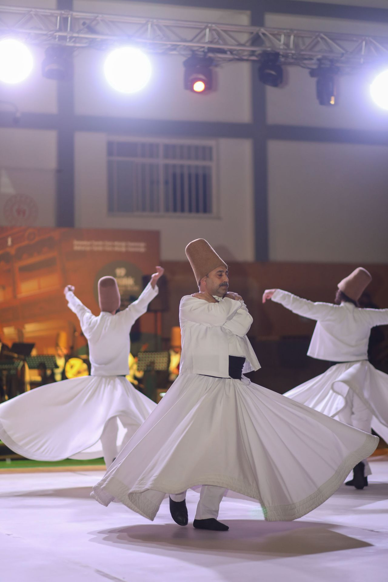 Mevlâna’nın ‘düğün gecesinde’ duygu yüklü program - Sayfa 16