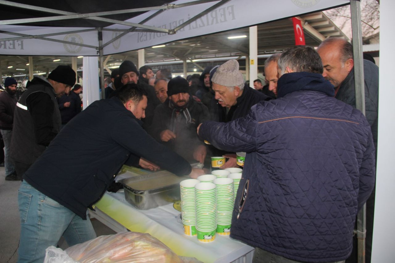 FERİZLİ KAPALI PAZAR YERİ’NDE İLK TEZGAHLAR KURULDU - Sayfa 6