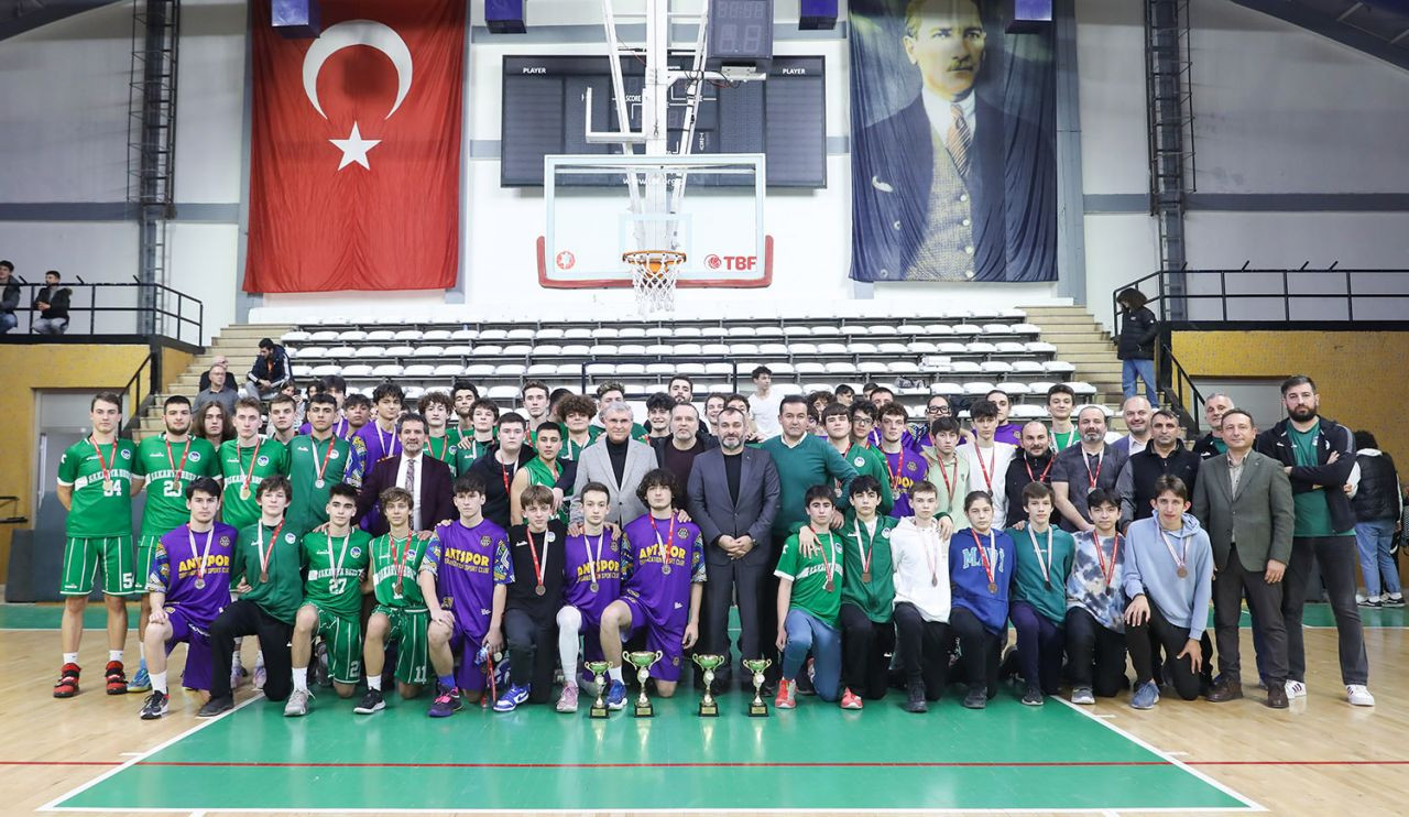 U-18 basketbol liginde şampiyon Büyükşehir - Sayfa 3