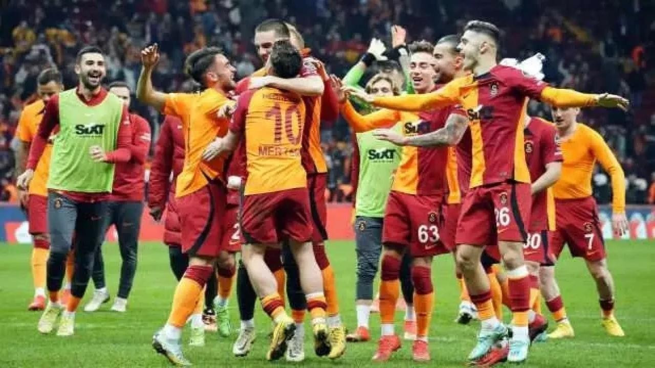 Lider Galatasaray'ın konuğu Hatayspor! Yıldız isim cezalı...