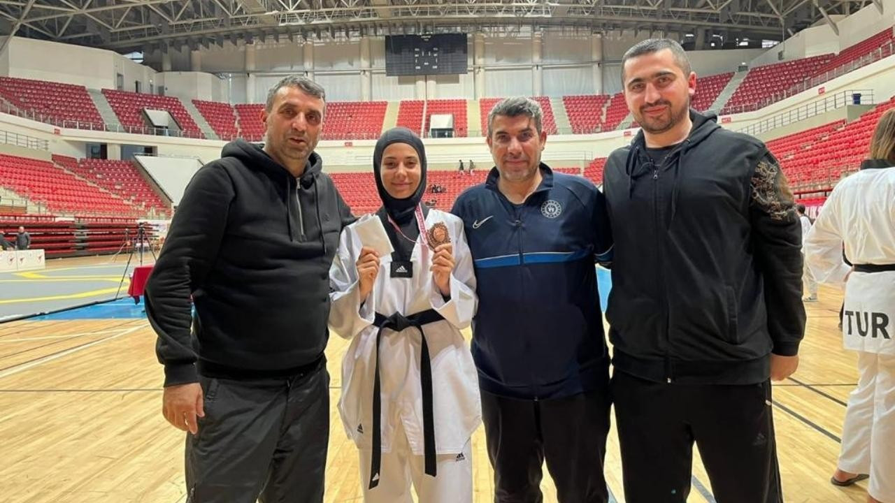 Büyükşehirli sporcu Taekwondo’do Türkiye üçüncüsü oldu