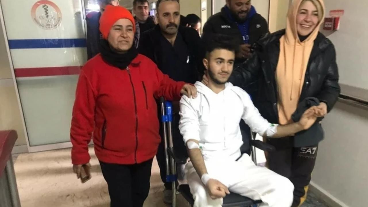 Gaziantep'te idrarını içip hayatta kalan genç, 94 saati anlattı
