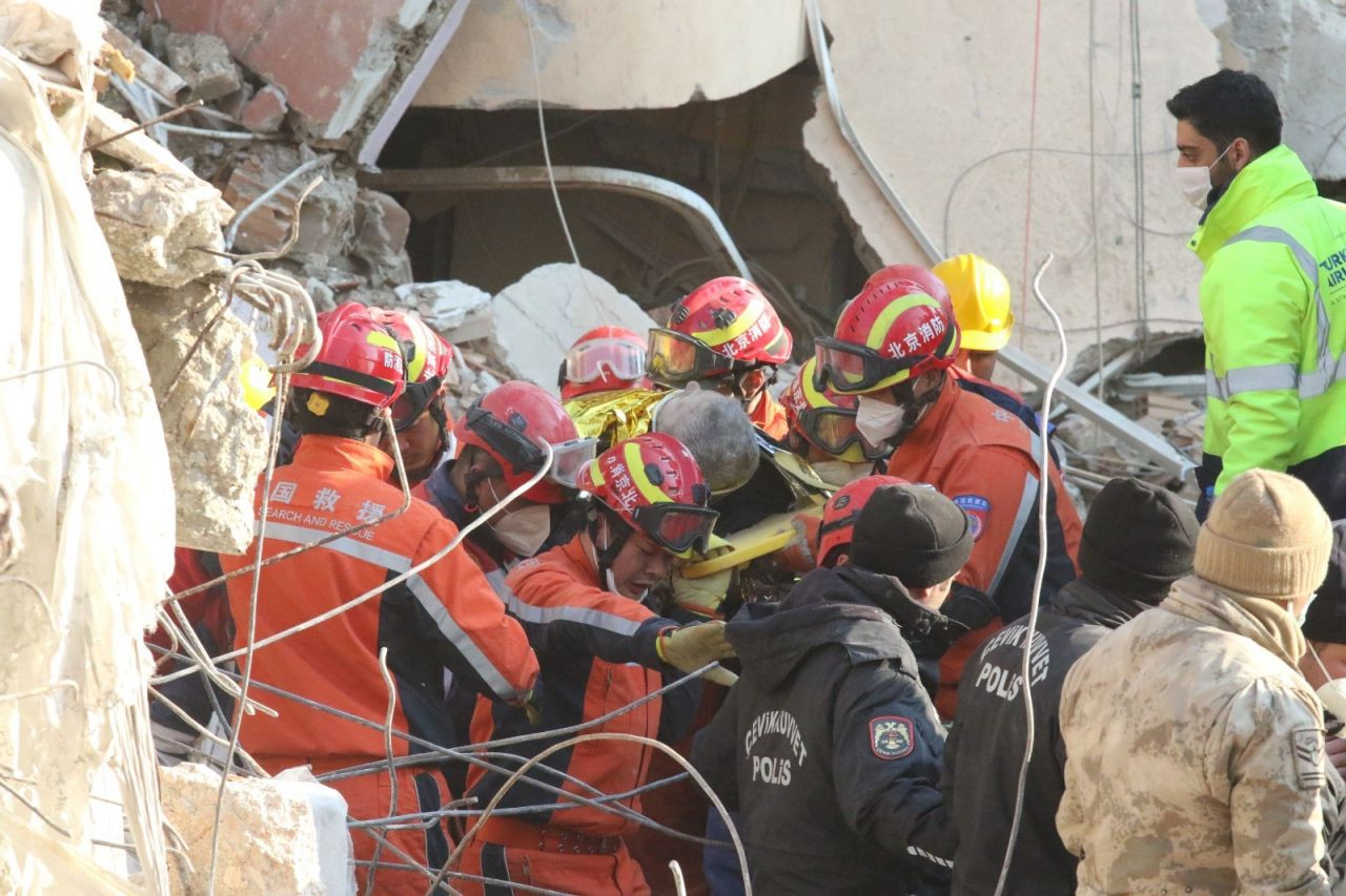 Hatay'da 55 yaşındaki Malik amca 156 saat sonra enkazdan kurtarıldı - Sayfa 5