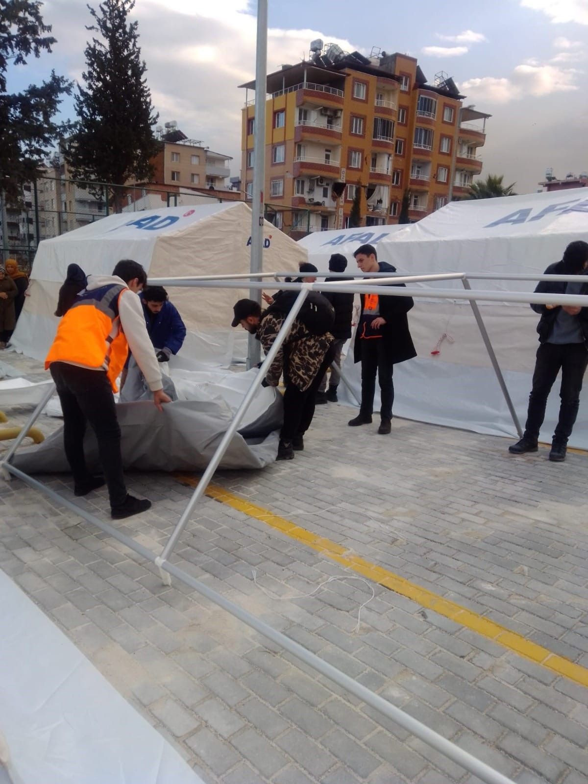 Ekipleri enkazda, gönüllüleri vatandaşın yanında - Sayfa 7