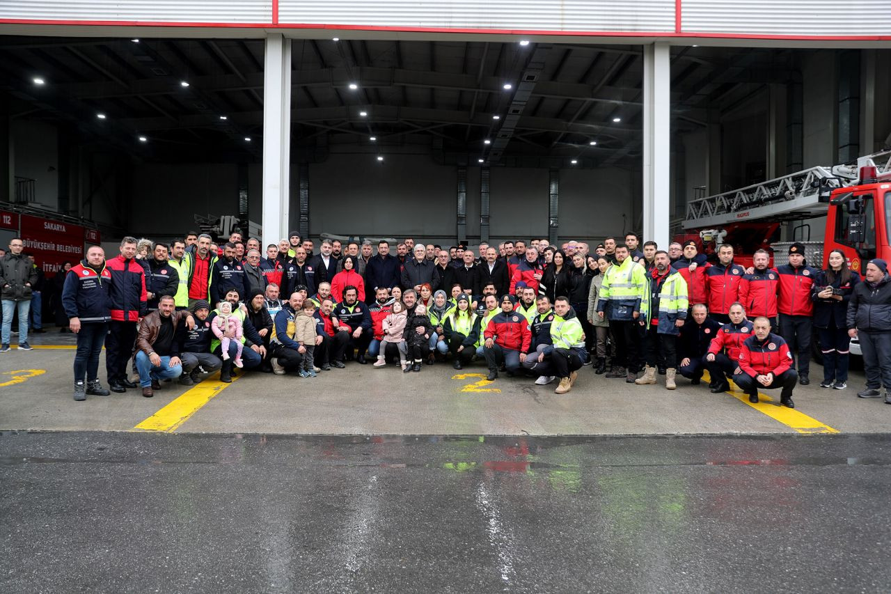 Afet bölgesinde ‘umuda giden’ yolu onlar kazmıştı - Sayfa 8