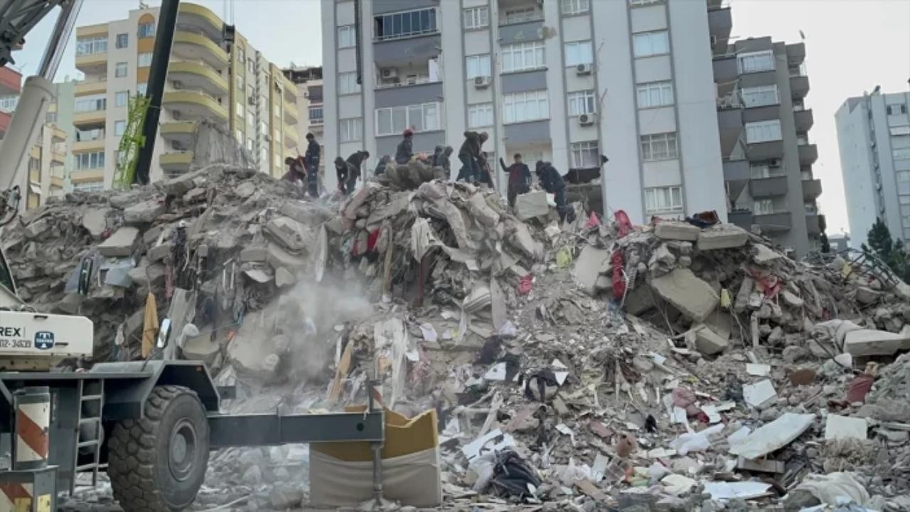 Depremin vurduğu Gaziantep'te yıkılan binaların 21 sorumlusu tutuklandı