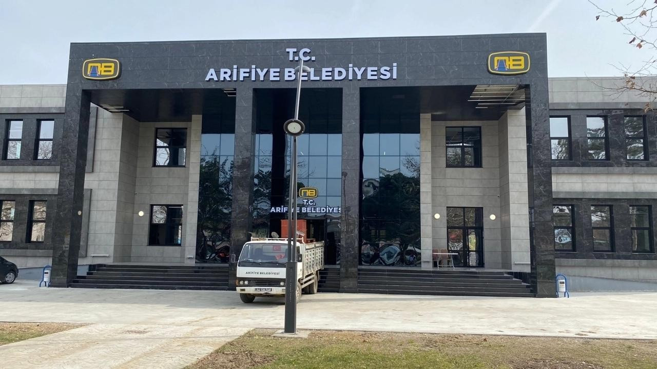 Arifiye Belediyesi yeni hizmet binasına taşınıyor