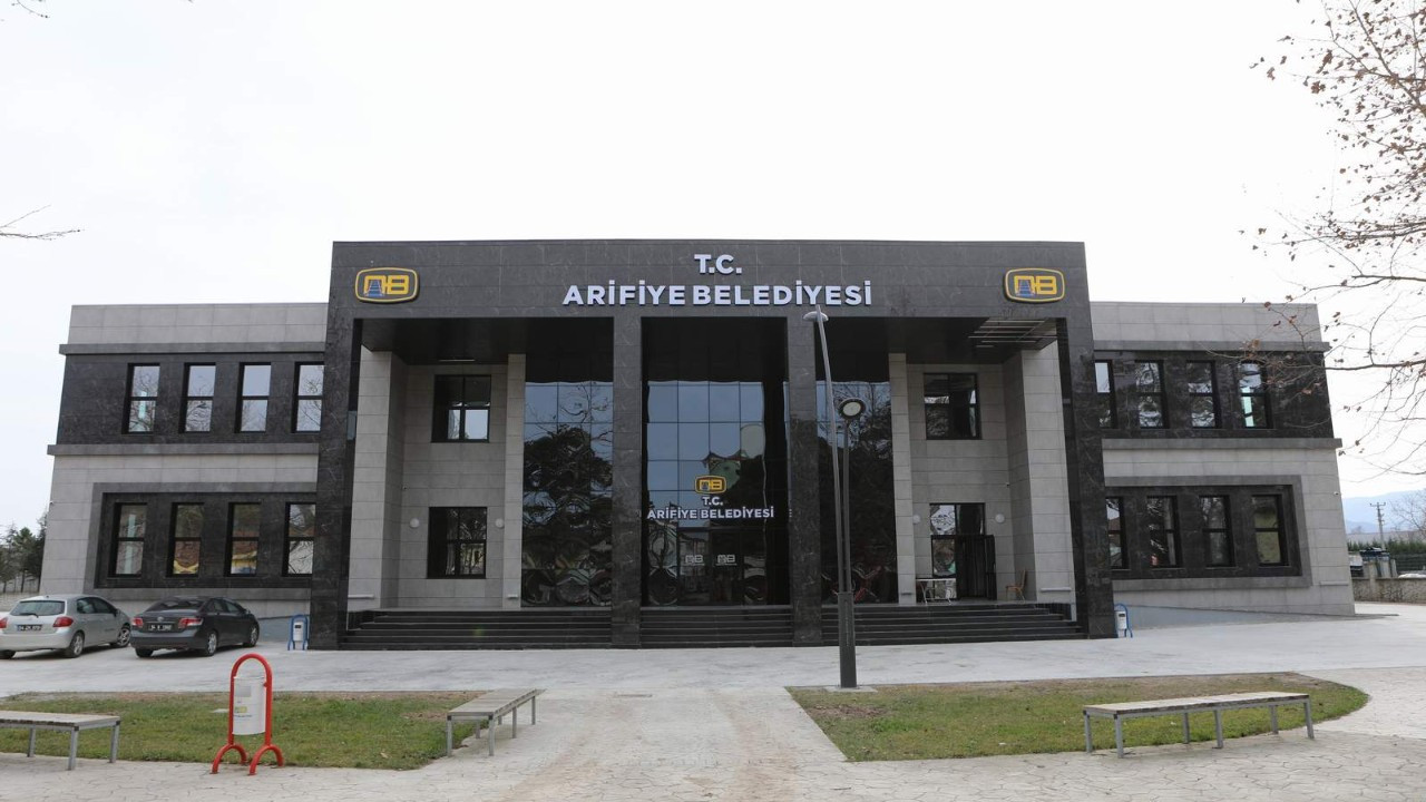 Arifiye Belediyesi’nin Yeni Hizmet Binası Hizmete Girdi